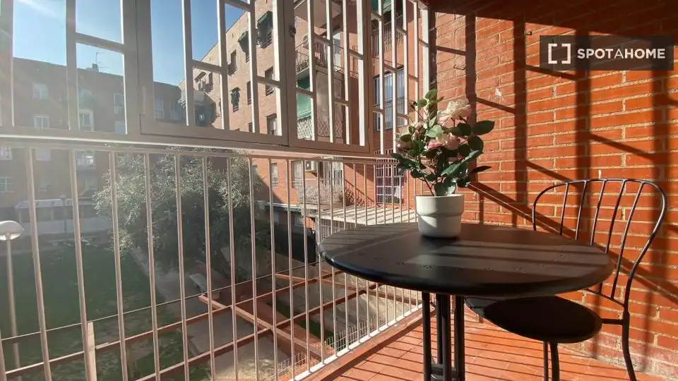 Terrassa de Pis de lloguer en Madrid amb Aire condicionat, Calefacció i Moblat