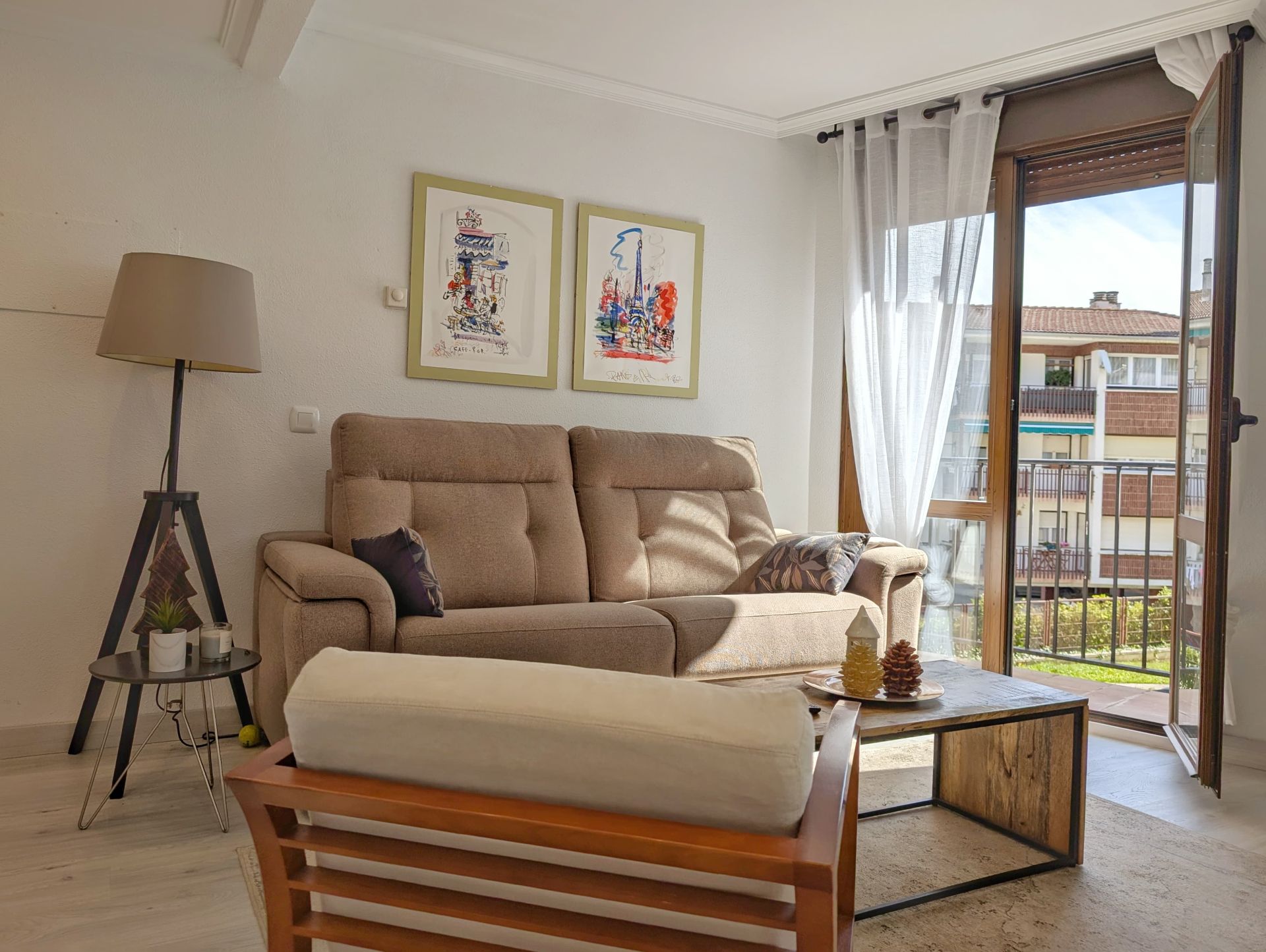 Sala d'estar de Apartament en venda en Ezcaray amb Calefacció, Terrassa i Moblat