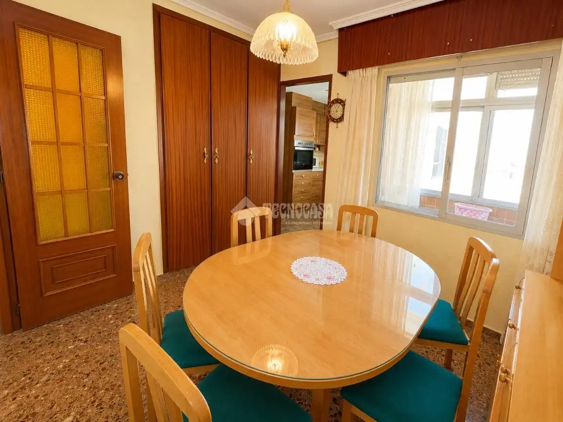 Comedor de Piso en venta en Torrent con Balcón