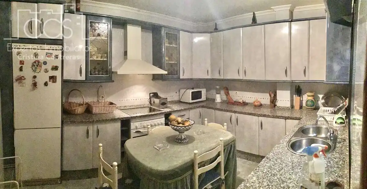 Cocina de Casa adosada en venta en Sevilla con Aire acondicionado, Terraza y Trastero