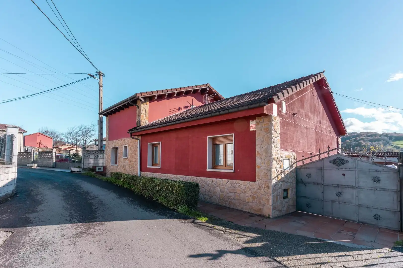 Vista exterior de Casa o xalet en venda en Langreo amb Calefacció, Jardí privat i Terrassa