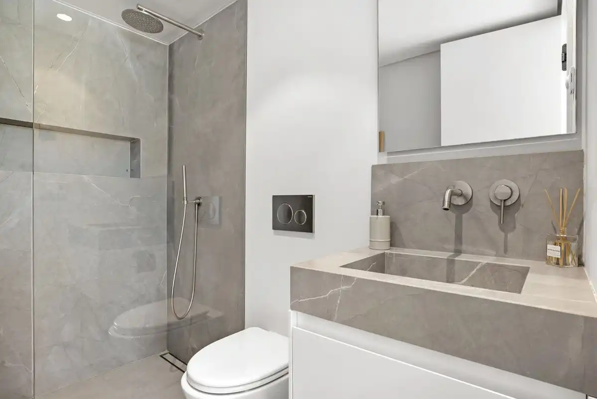 Bathroom of Houses for sale in Nueva Andalucía
