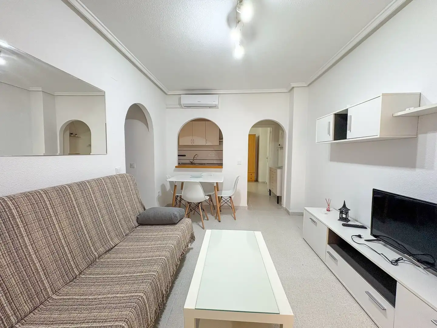 Living room of Flat for sale in Torrevieja  with Air Conditioner, Heating and Terrace