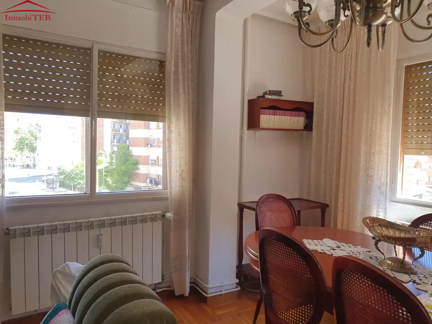 Comedor de Piso en venta en Teruel con Calefacción, Parquet y Trastero