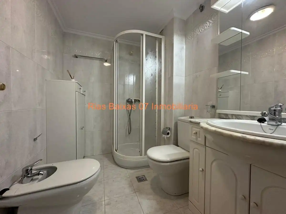 Baño de Piso en venta en Vigo  con Calefacción