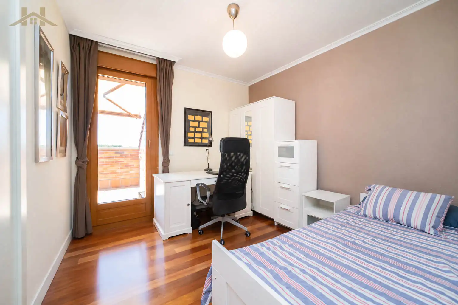 Bedroom of Attic for sale in Boadilla del Monte  with Air Conditioner, Heating and Private garden
