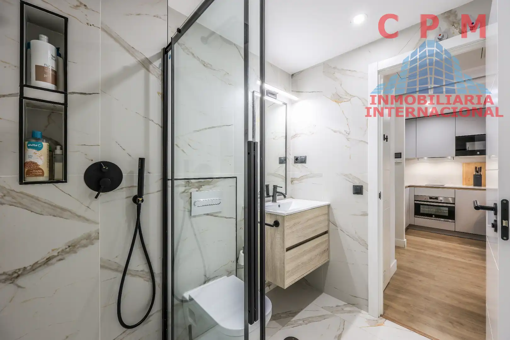 Bathroom of Flat for rent in Madrid  with Air Conditioner, Parquet flooring and Furnished