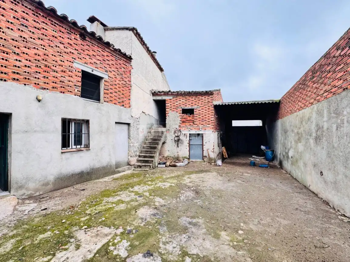 Vista exterior de Casa adosada en venda en Velada