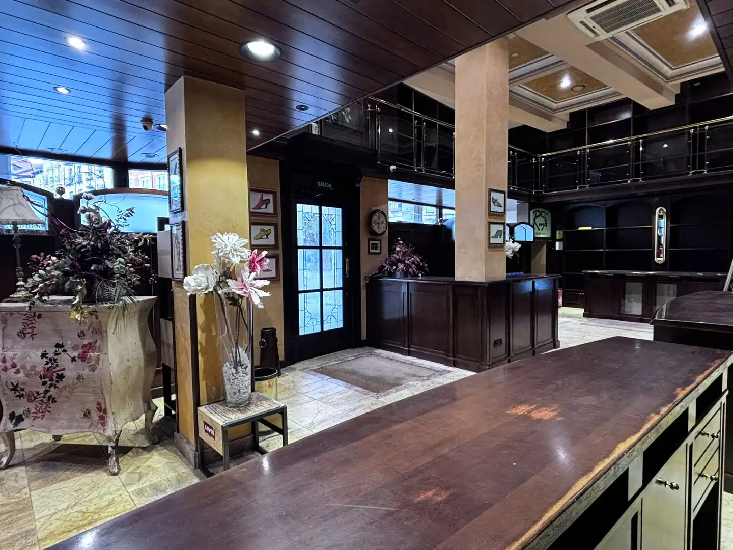 Commercial properties for rent in Burgos  with Air Conditioner, Heating and Furnished