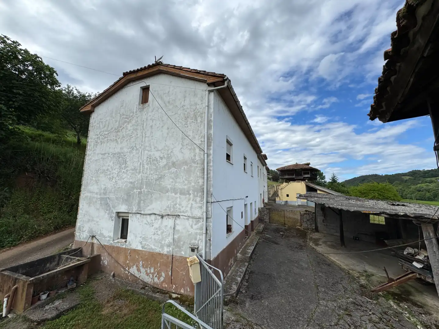 Exterior view of Country homes for sale in Las Regueras    with Furnished and Oven
