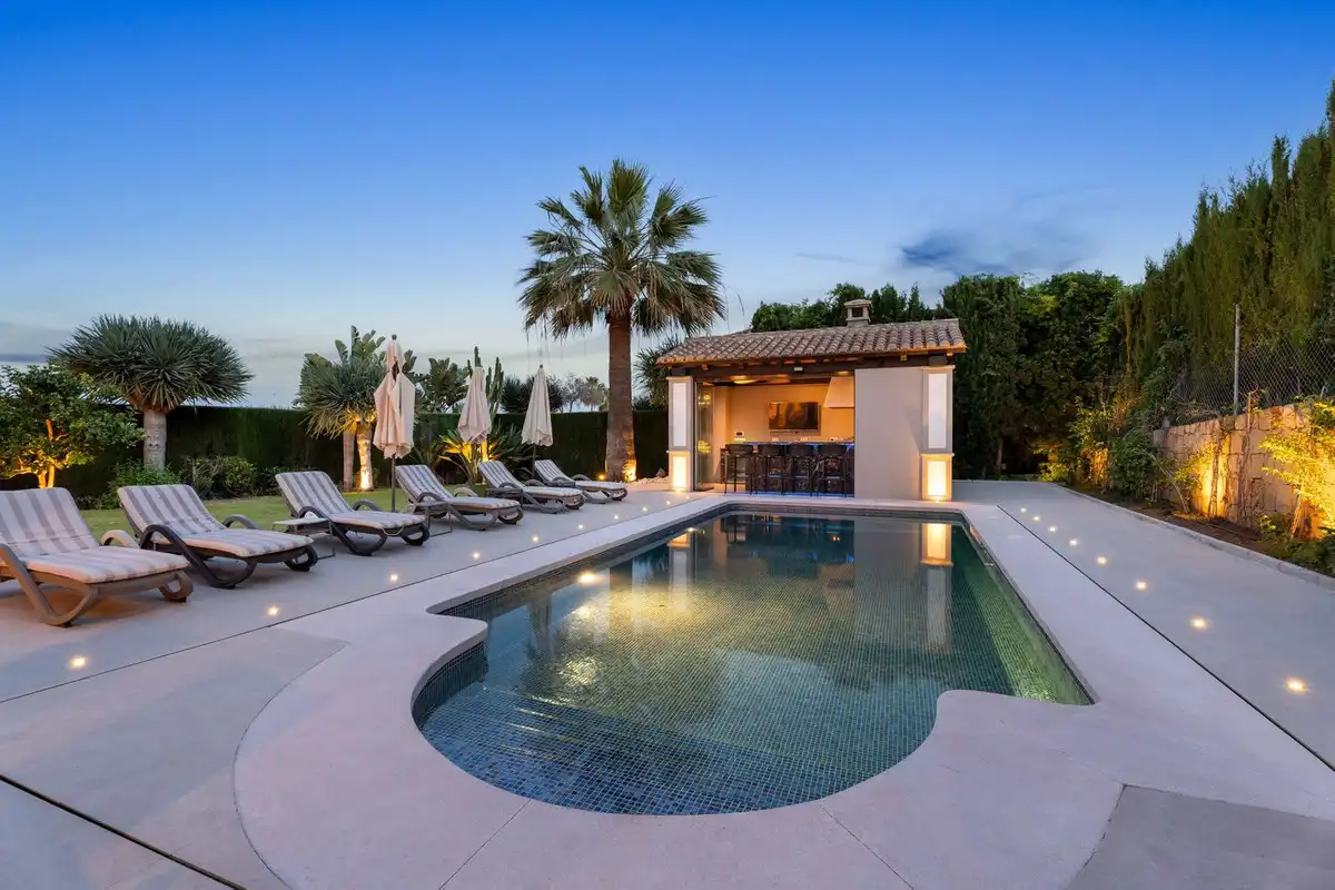 Villa mit Garten zum Verkauf in Nueva Andalucía, imagen 10