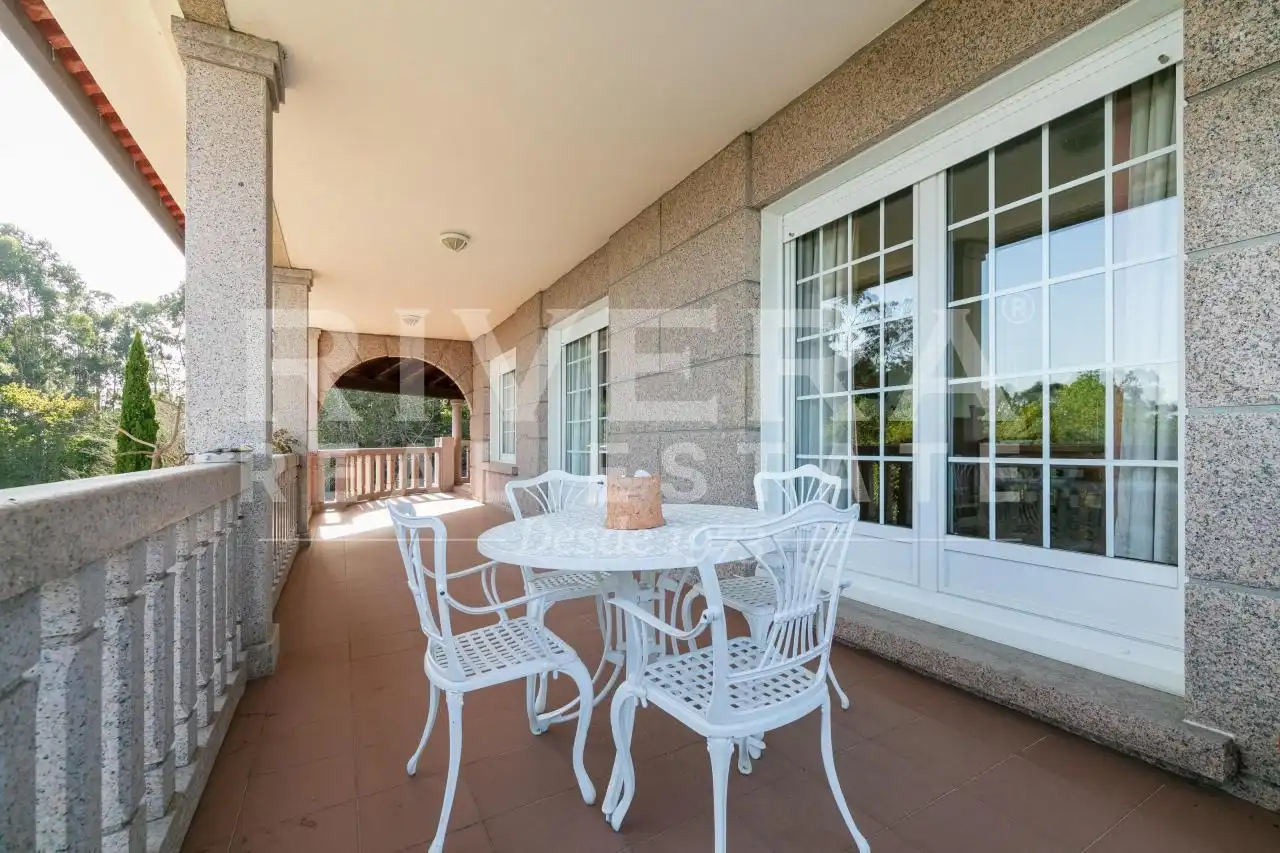 Terraza de Casa o chalet en venta en Cangas  con Calefacción, Jardín privado y Amueblado