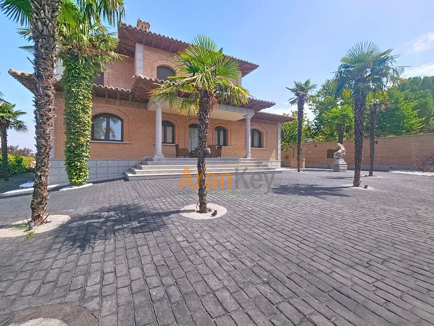 Exterior view of Houses for sale in Aranjuez  with Air Conditioner, Heating and Private garden