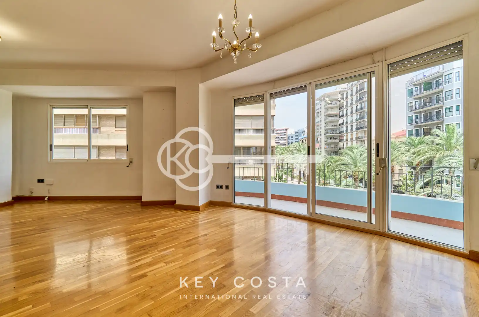 Piso con terraza en venta en Calle Poeta Vila y Blanco