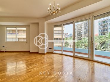 Piso con balcón en venta en Calle Poeta Vila y Blanco