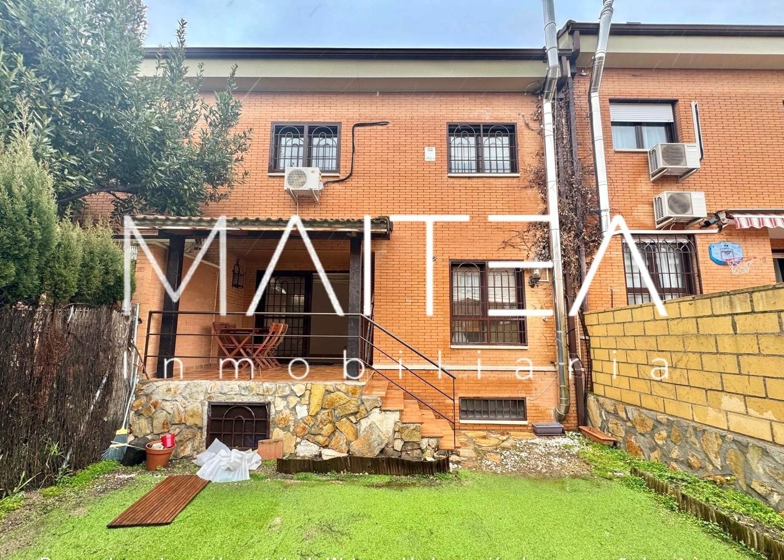 Exterior view of Single-family semi-detached for sale in Valdemoro  with Air Conditioner, Heating and Private garden