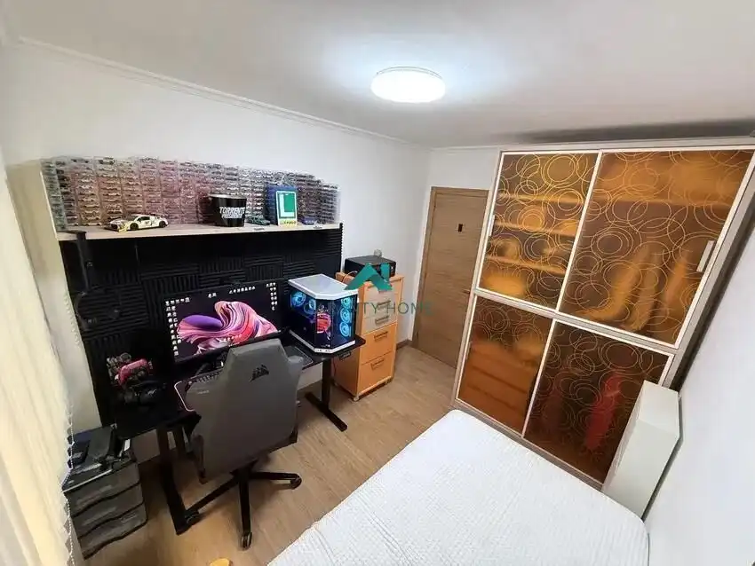 Habitación de Piso en venta en Pontevedra Capital  con Calefacción y Trastero