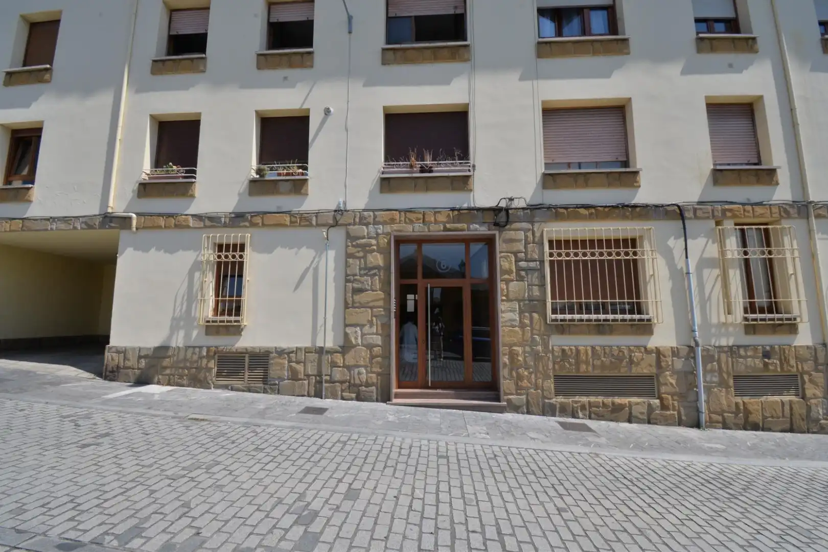 Vista exterior de Pis en venda en Noreña amb Calefacció i Traster