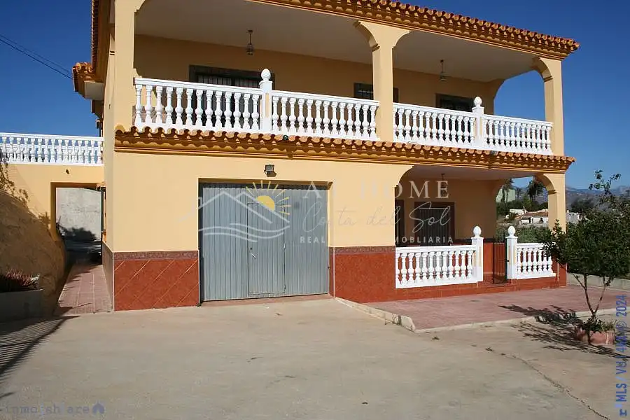 Casa rústica con piscina en venta en Almayate, imagen 2