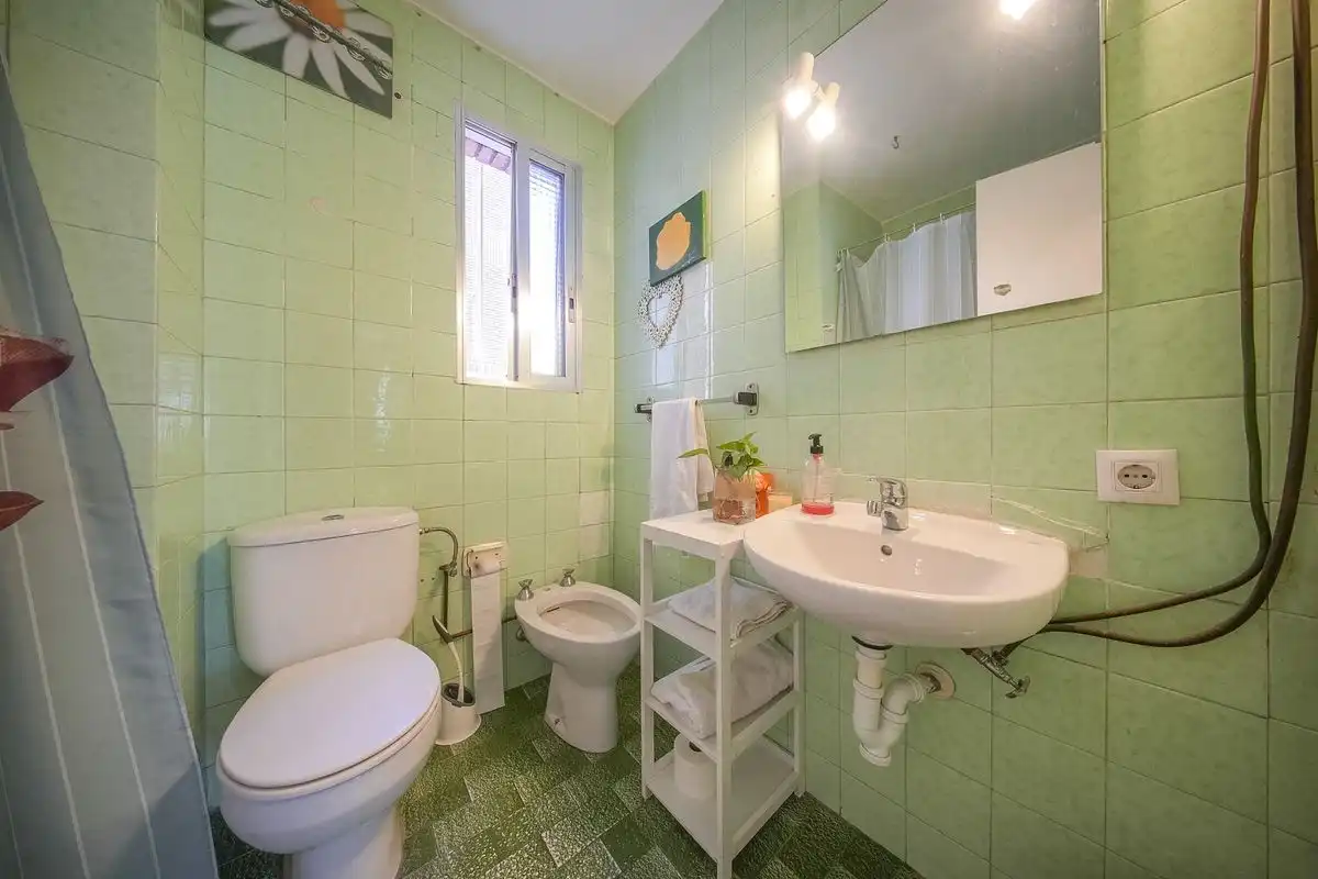 Bathroom of Ground floor for sale in Madrid  with Heating