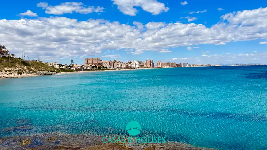Vista exterior de Piso en venta en La Manga del Mar Menor con Aire acondicionado, Terraza y Amueblado