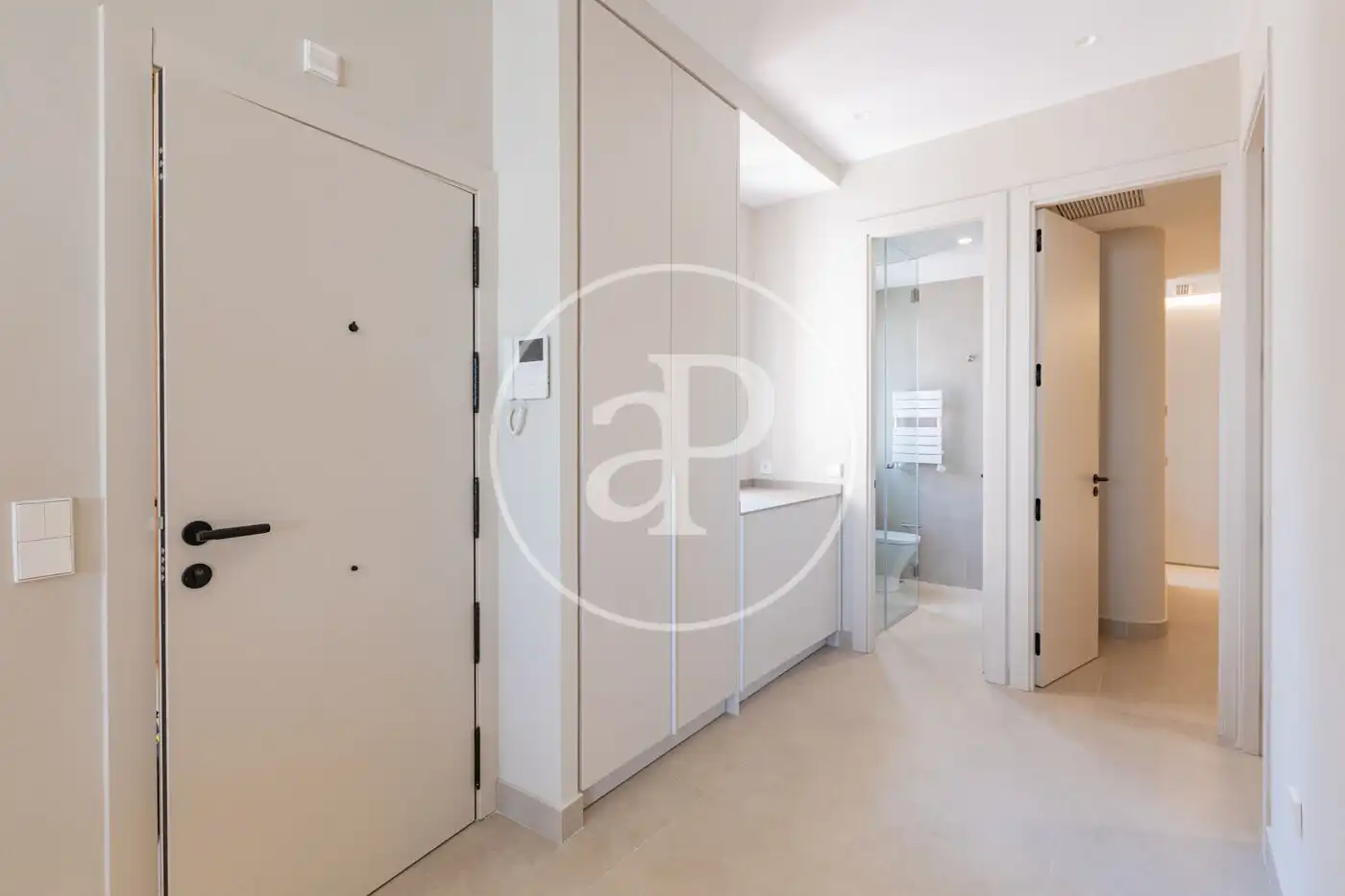 Flat for sale in Madrid  with Air Conditioner, Heating and Furnished