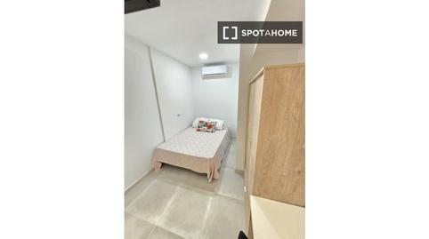 Photo 2 of Study to share in Lucero, Madrid