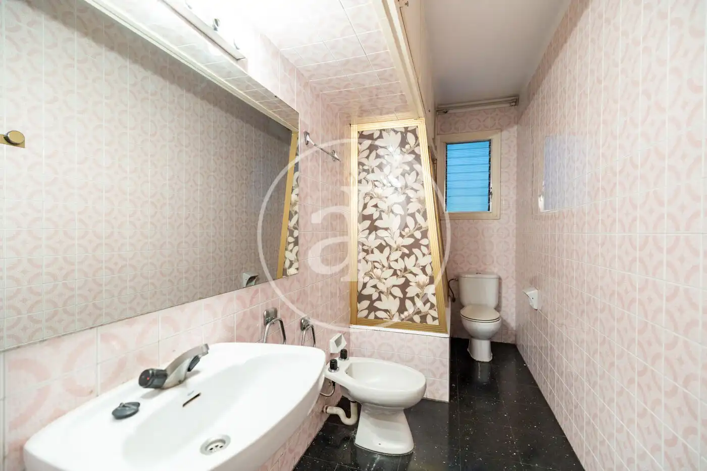 Baño de Piso en venta en Barcelona con Aire acondicionado, Calefacción y Balcón