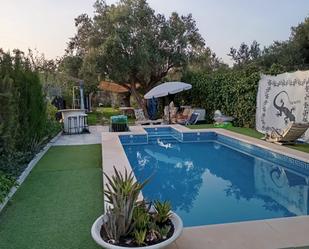 Swimming pool of Country house to rent in Lecrín