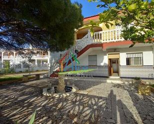 Vista exterior de Casa o xalet en venda en Almonte amb Terrassa i Traster