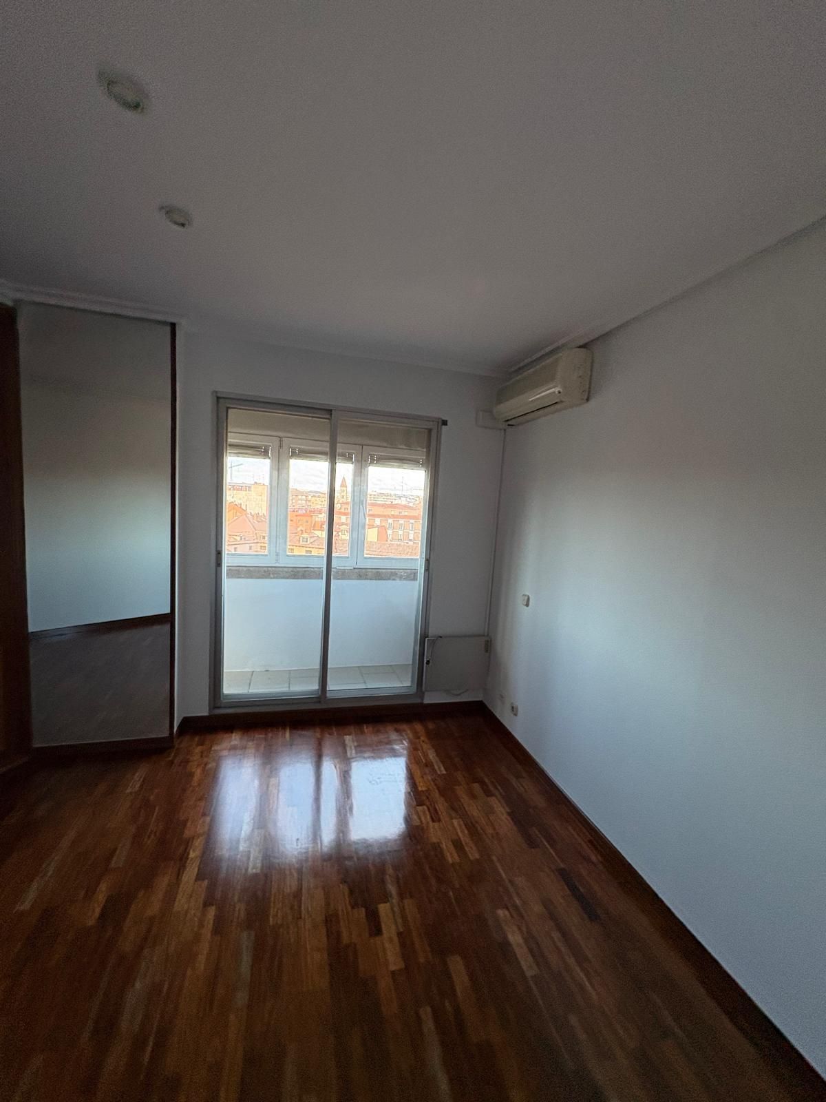 Bedroom of Flat to rent in Valladolid Capital  with Heating and Terrace