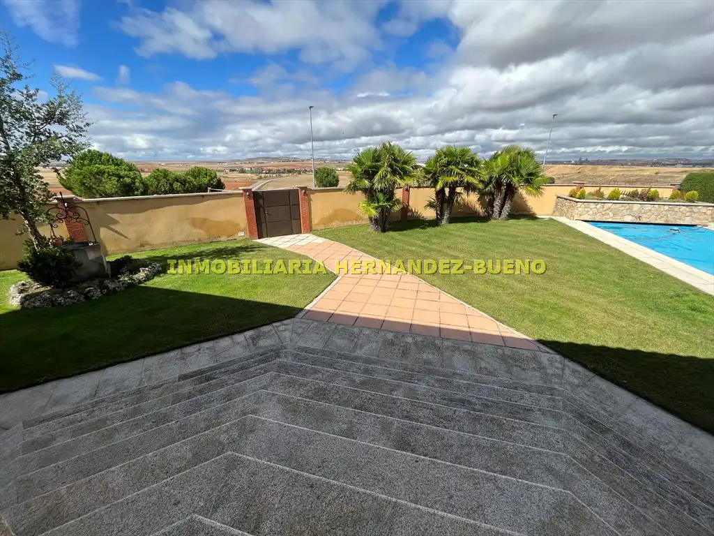 Jardín de Casa o chalet en venta en Carbajosa de la Sagrada con Aire acondicionado, Calefacción y Jardín privado