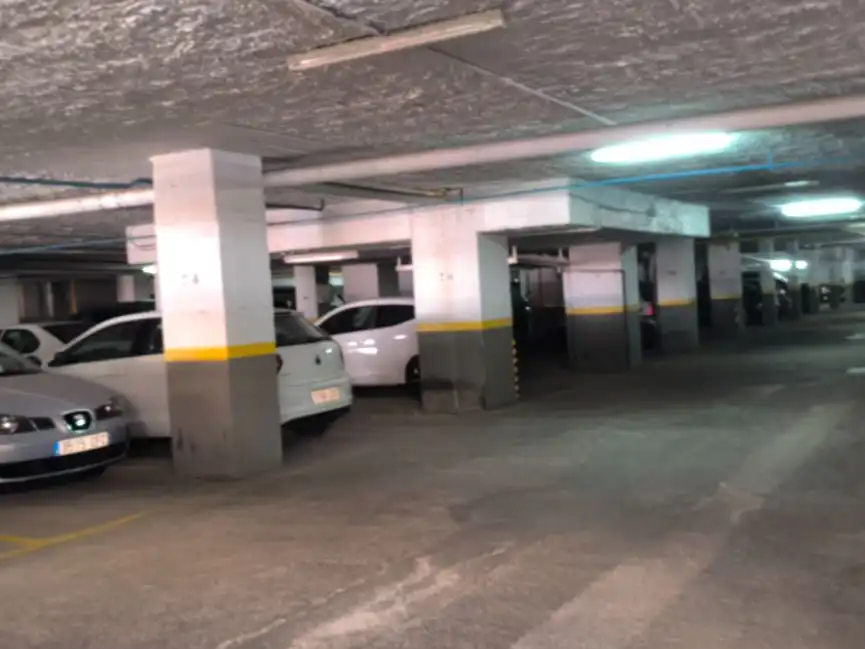 Parkplatz von Garage zur Miete in Sevilla