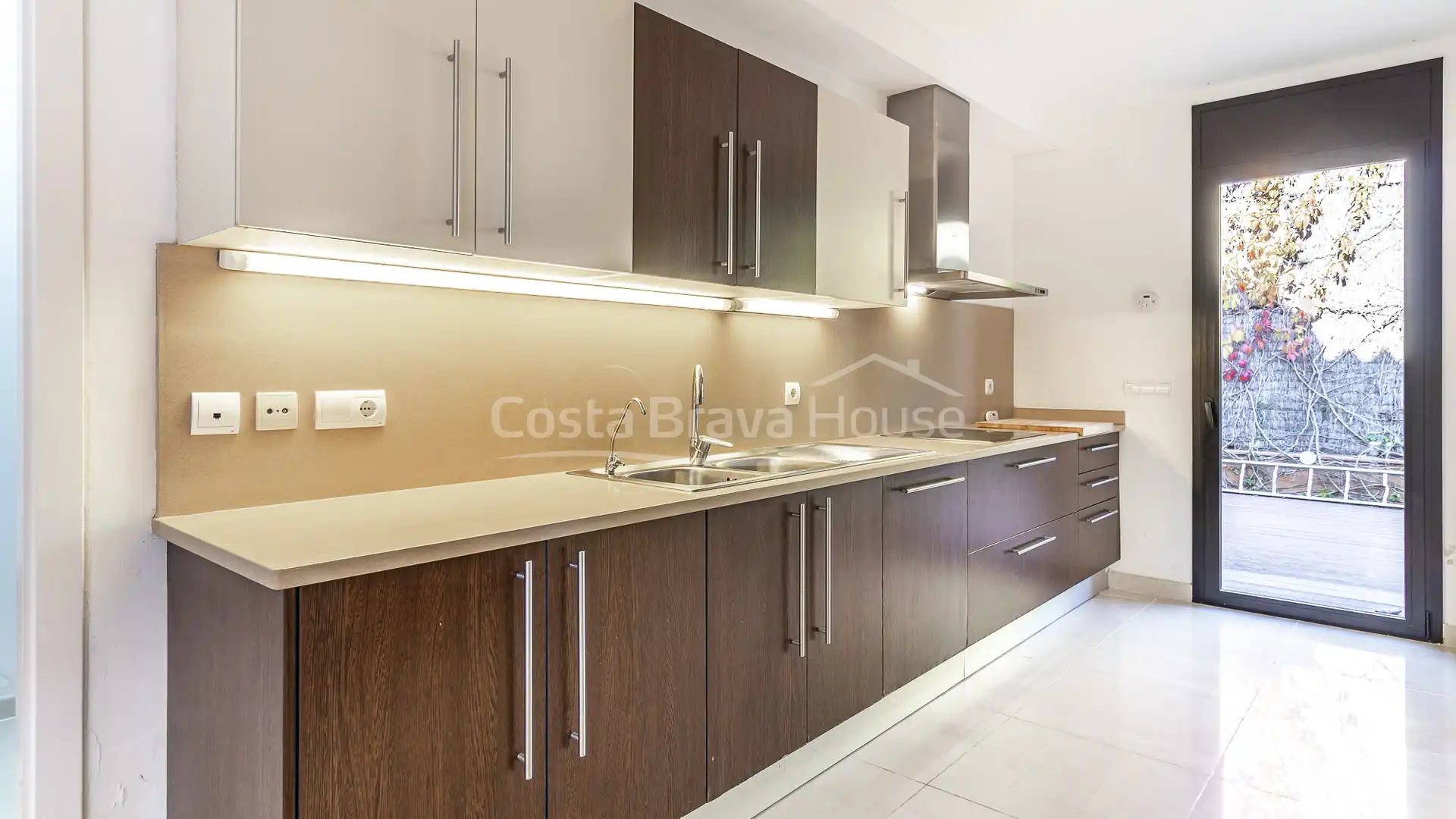 Casa amb terrassa en venda a Carrer de Josep Clarà, imagen 20