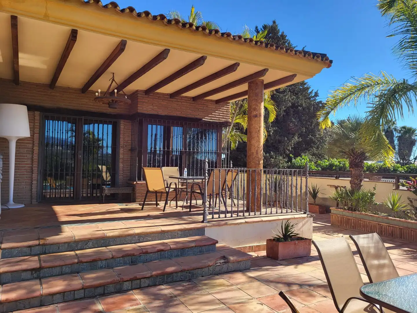 Terrassa de Finca rústica en venda en Marbella amb Aire condicionat, Calefacció i Jardí privat