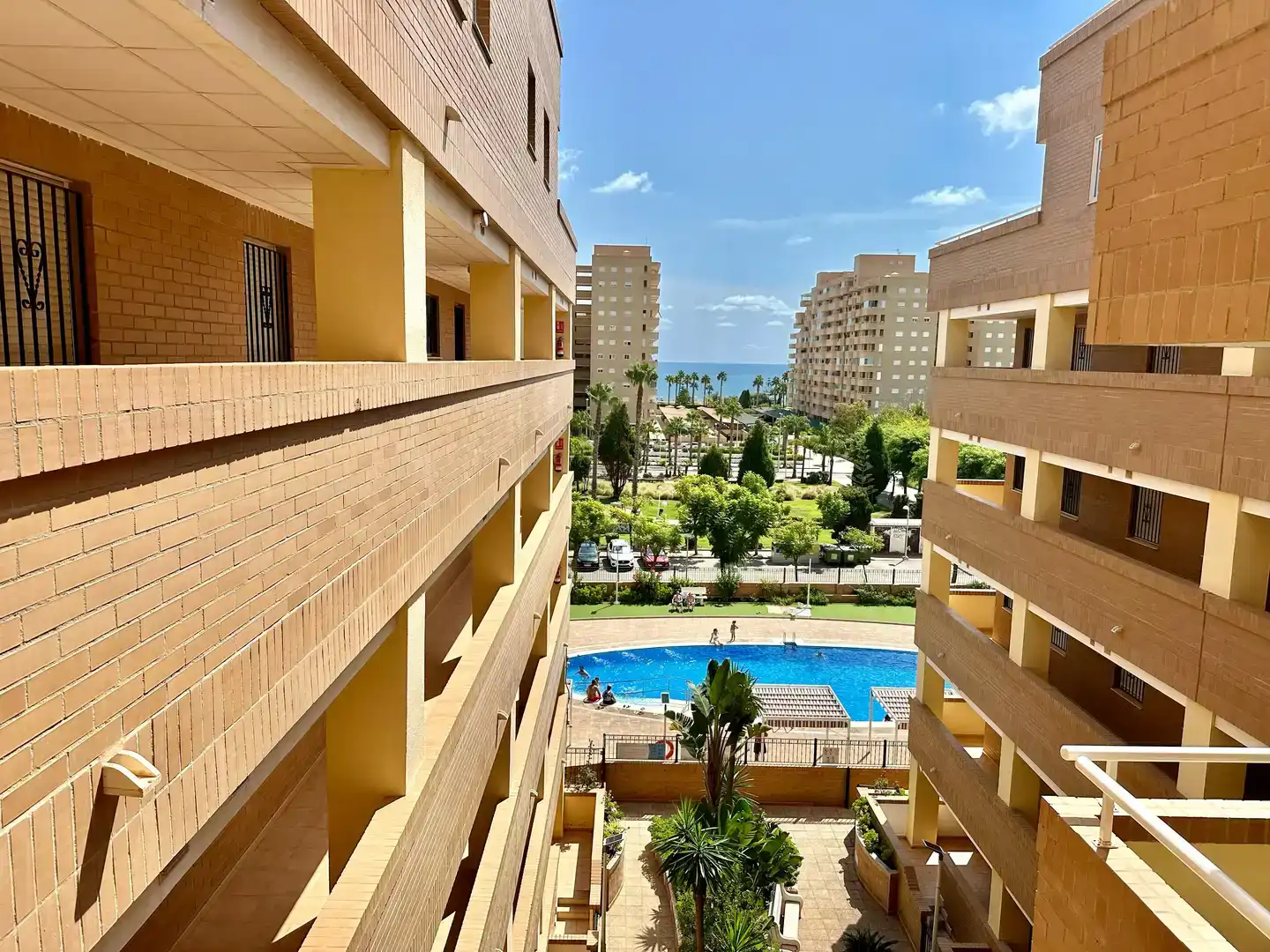 Vista exterior de Apartament de lloguer en Oropesa del Mar / Orpesa amb Aire condicionat, Piscina i Balcó