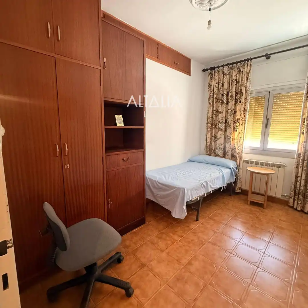 Bedroom of Flat for rent in Cuenca  with Heating and Storage room