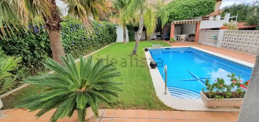 Chalet con piscina en venta en Segur de Calafell