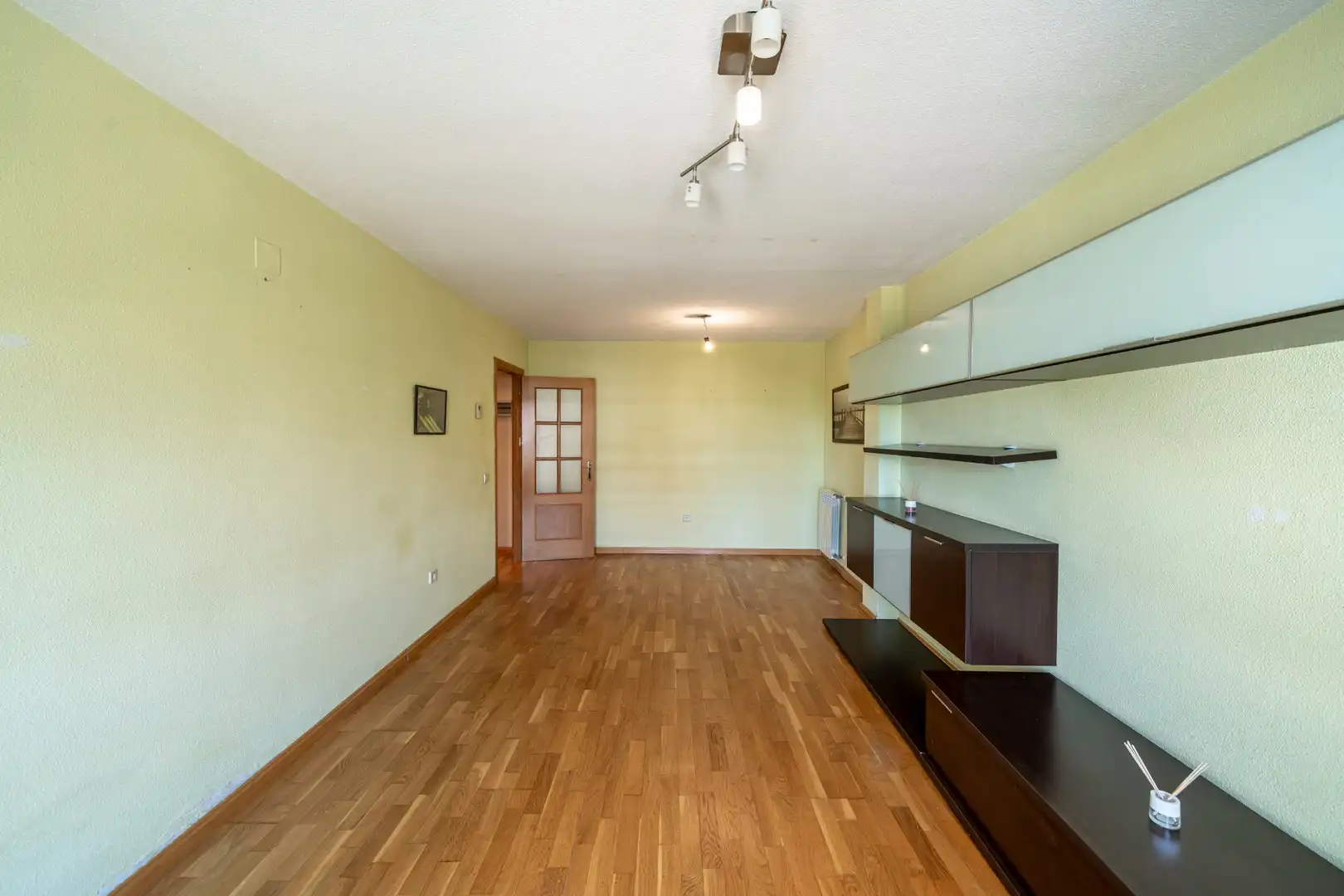Living room of Flat for sale in Torrejón de Ardoz  with Air Conditioner, Heating and Parquet flooring