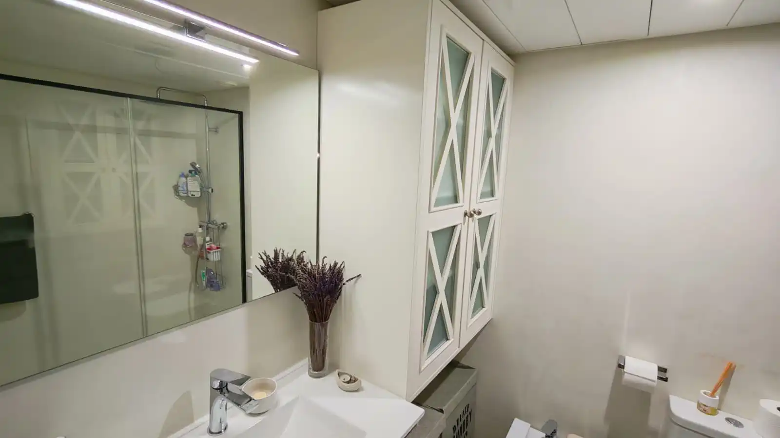 Bathroom of Flat for sale in Guadalajara  with Air Conditioner, Heating and Terrace