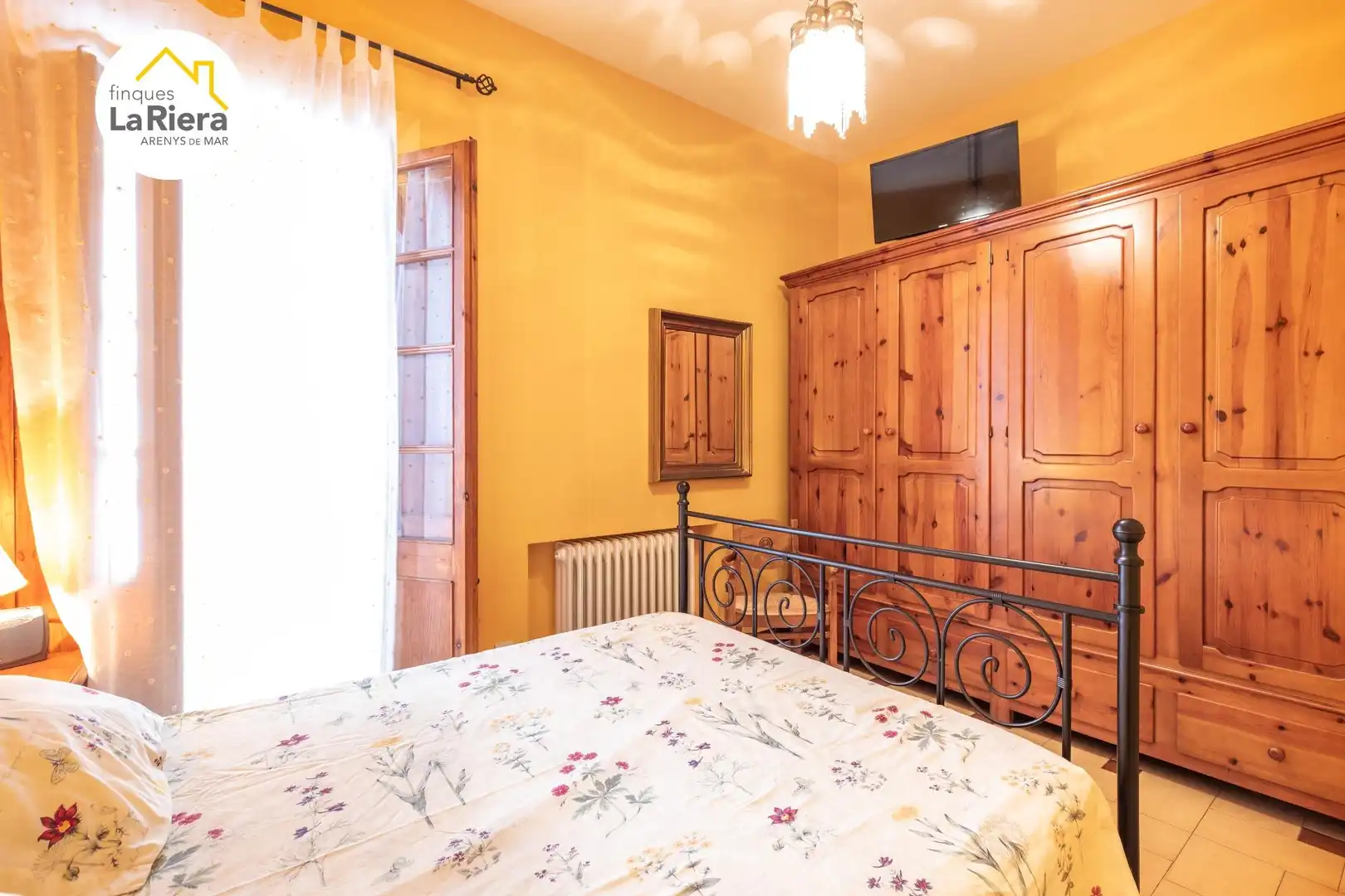 Habitación de Casa o chalet en venta en Arenys de Mar con Calefacción, Terraza y Trastero