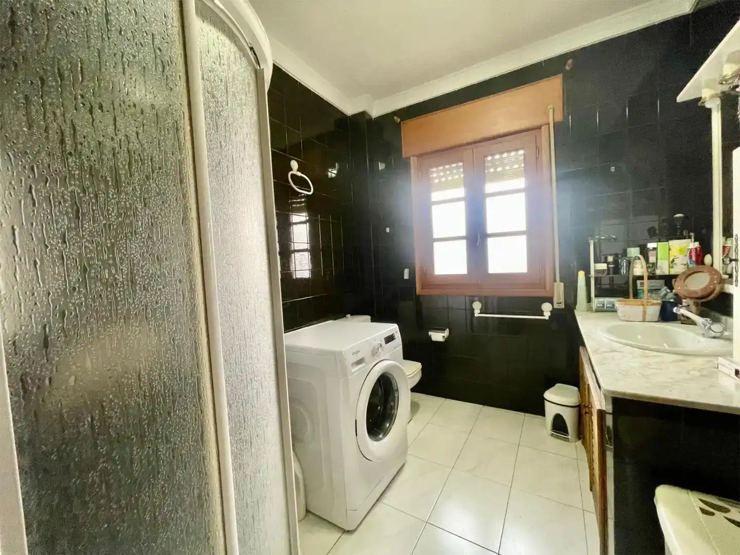 Bany de Casa o xalet en venda en Petín amb Jardí privat, Parquet i Traster