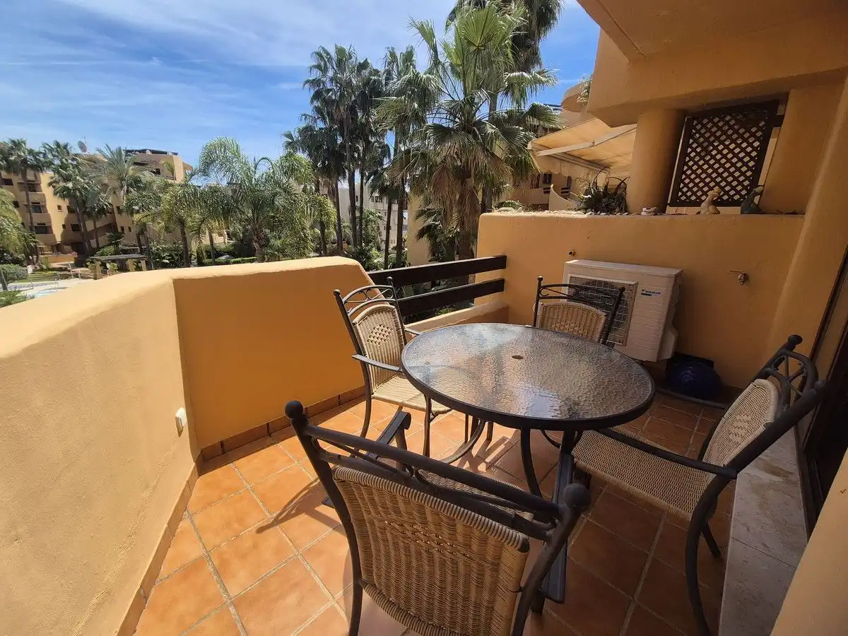 Terrassa de Apartament de lloguer en Estepona amb Aire condicionat, Calefacció i Terrassa