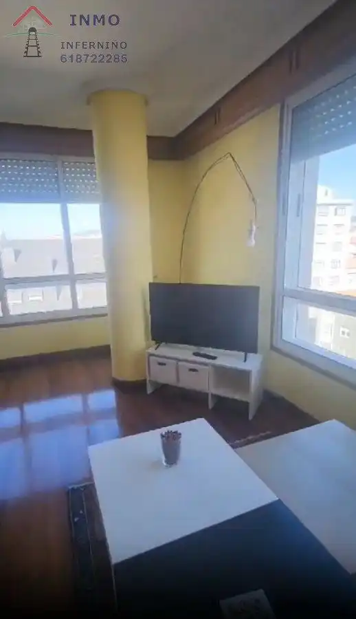 Sala de estar de Piso de alquiler en Ferrol con Trastero, Horno y Lavadora