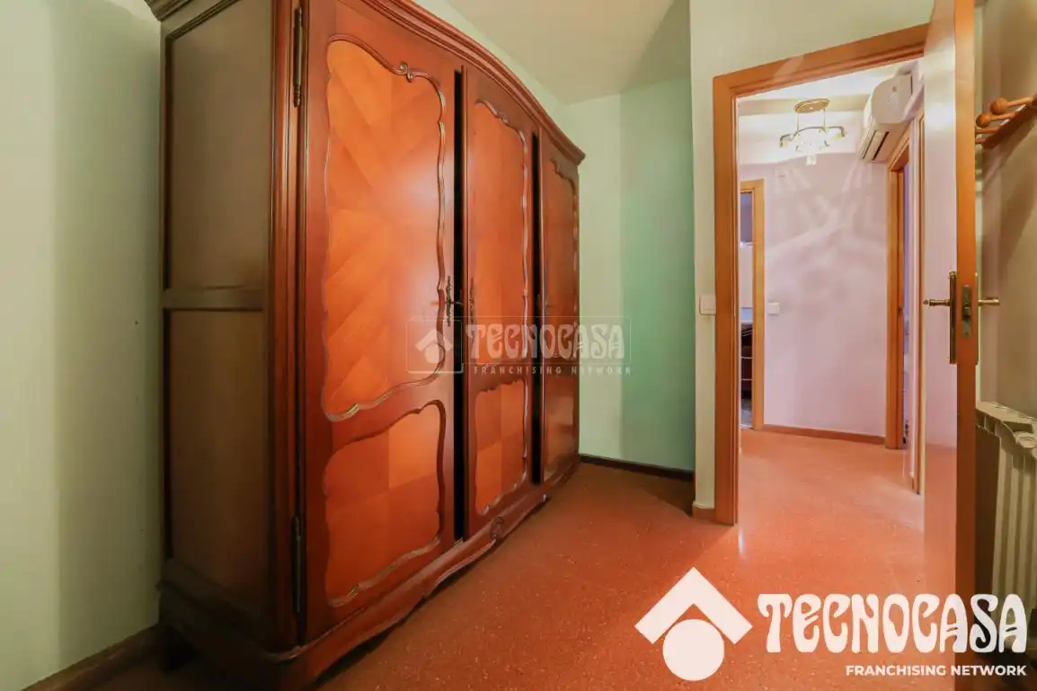Habitación de Piso en venta en Santa Coloma de Gramenet con Calefacción y Terraza