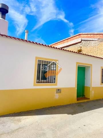 Casa adosada en Venta en Oria
