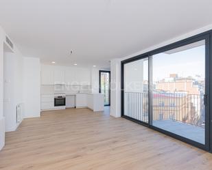 Sala d'estar de Apartament en venda en  Barcelona Capital amb Aire condicionat, Terrassa i Balcó