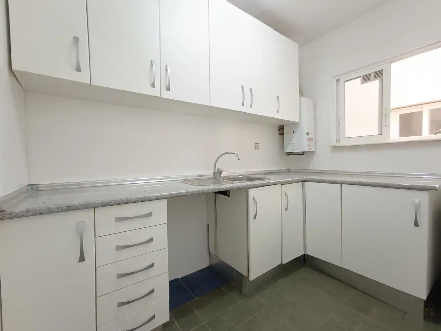 Cocina de Piso en venta en Premià de Mar con Calefacción y Terraza