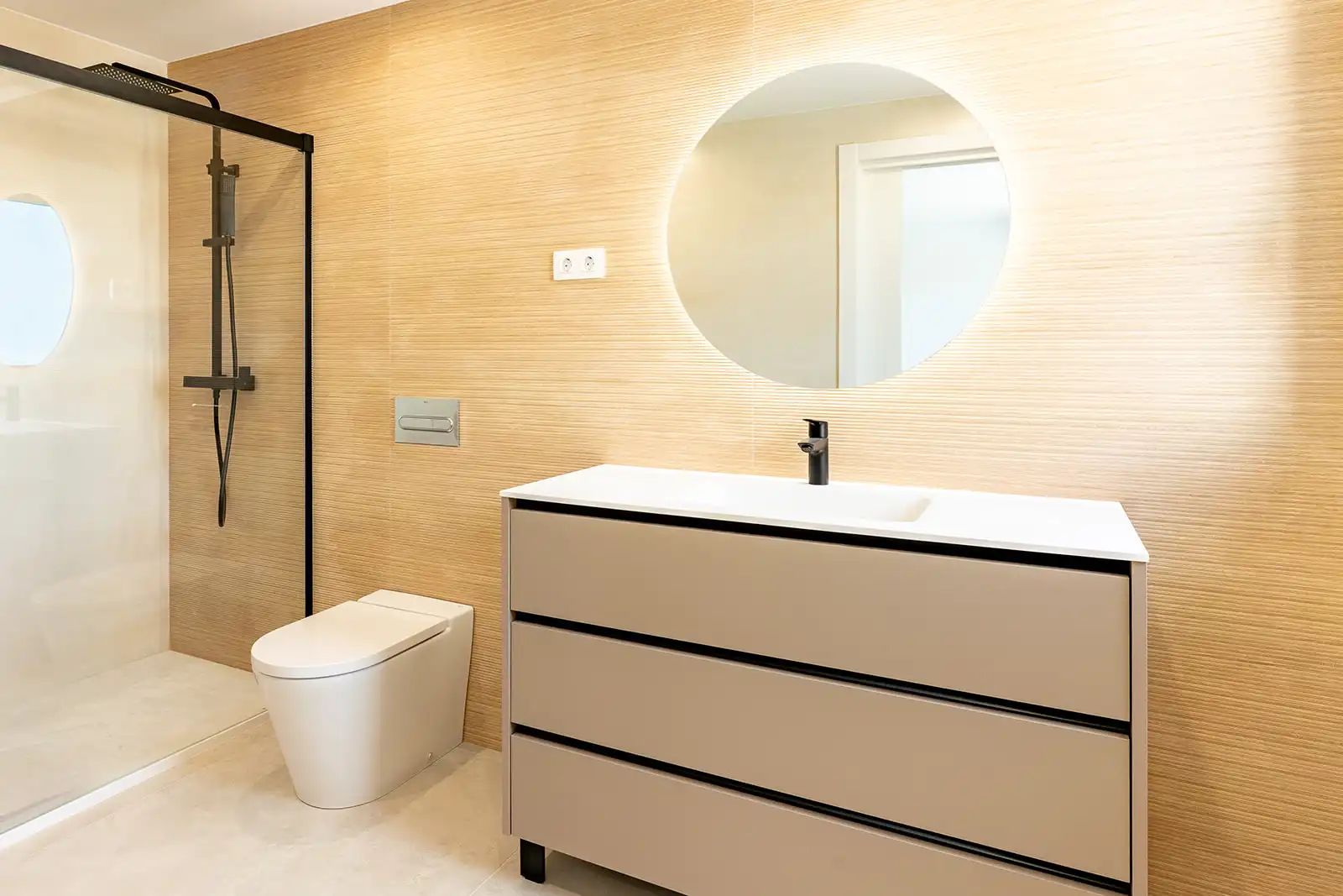 Bathroom of Houses for sale in Sitges  with Air Conditioner, Heating and Private garden
