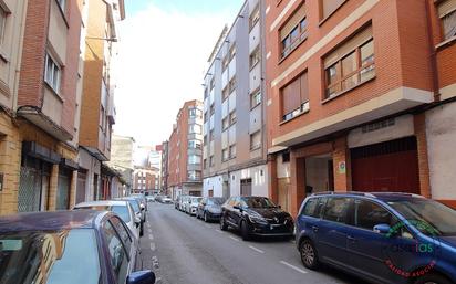 Vista exterior de Pis en venda en Gijón  amb Calefacció